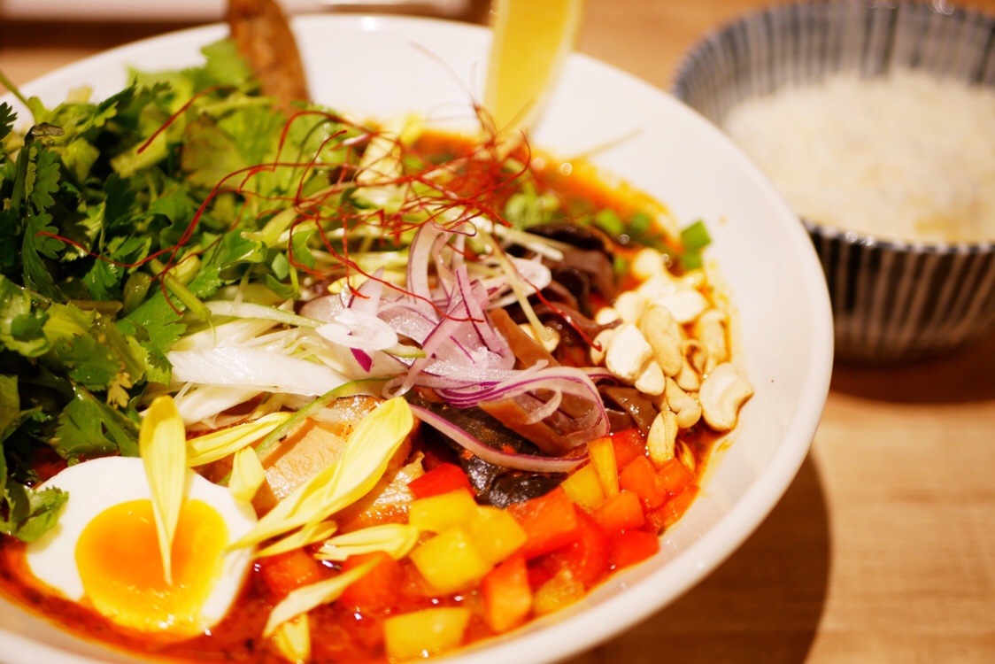 スパイスと麺の驚くべきマッチング！スパイスラーメン 点と線.＠下北沢